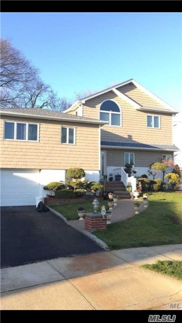 #1 photo, 14 Robin Terrace, Massapequa Park , NY 11762