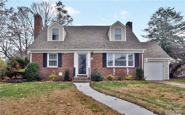 #1 photo, 4 Meadow St, Garden City , NY 11530