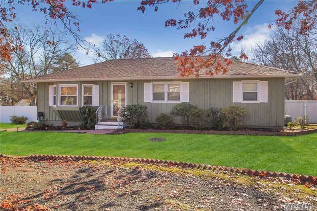 #1 photo, 310 Jamaica Avenue, Саффолк ‖ Medford , NY 11763