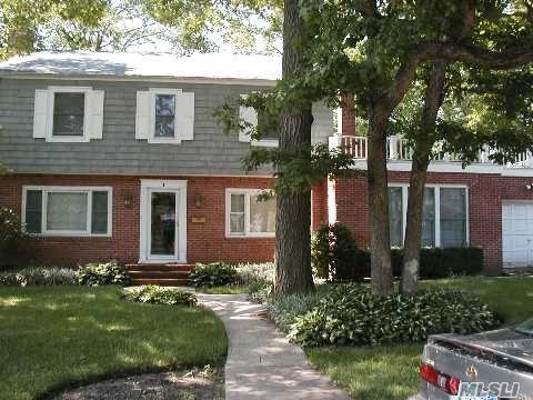 #1 photo, 1 Woodland Terrace, 长岛 North Merrick , NY 11566