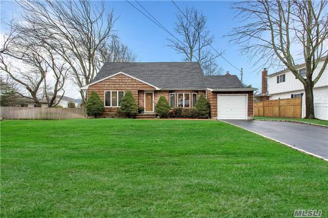 #1 photo, 158 Russell Road, Oakdale , Ny 11769