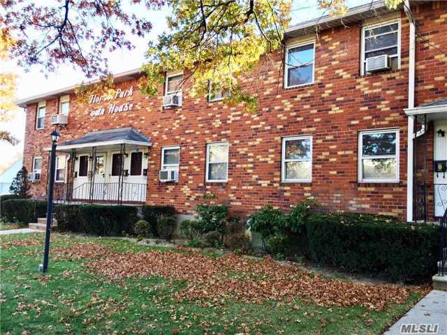 #1 photo, 1 Childs Avenue, ナッソー郡 Floral Park , NY 11001