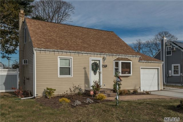 #1 photo, 153 Marcy Street, سوفولك West Babylon , NY 11704