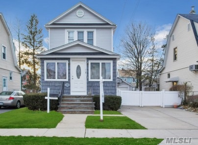 #1 photo, 118 Elmwood Street, ناسو Valley Stream , NY 11581