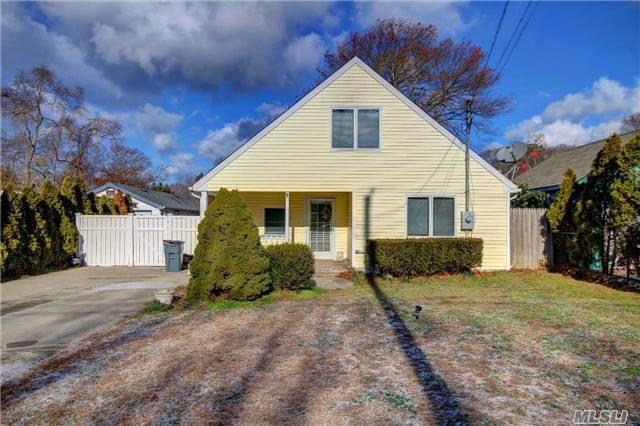 #1 photo, 29 Oakdale Avenue, Selden , NY 11784