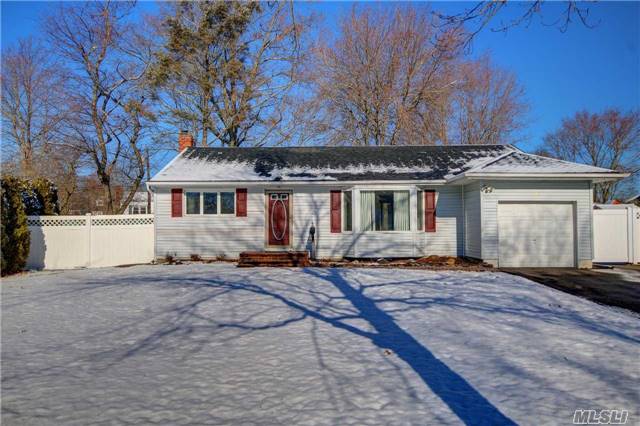 #1 photo, 30 Montrose Drive, サフォーク郡 Commack , NY 11725