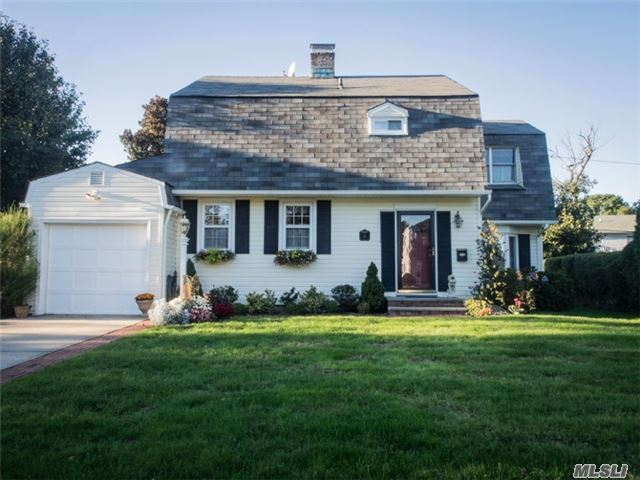 #1 photo, 47 Magnolia Street, Westbury , NY 11590