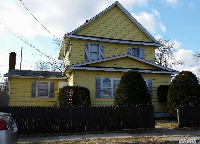 #1 photo, 16 Summit Avenue, সাফোক কাউন্টি Patchogue , Ny 11772
