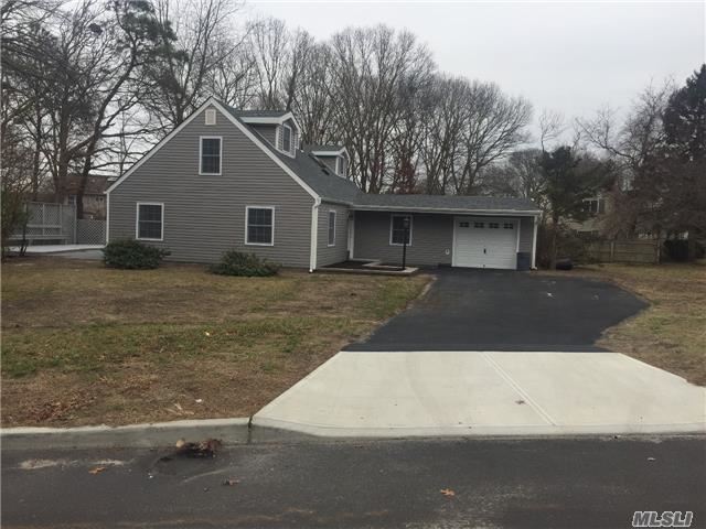 #1 photo, 2 Oaklake Lane, سوفولك Ronkonkoma , NY 11779