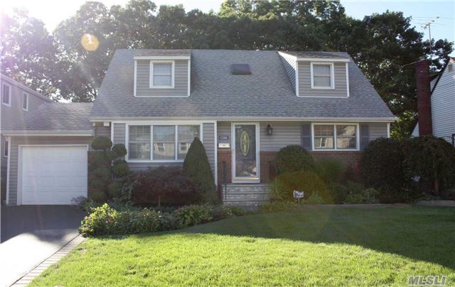 #1 photo, 1314 Powell Avenue, North Merrick , NY 11566