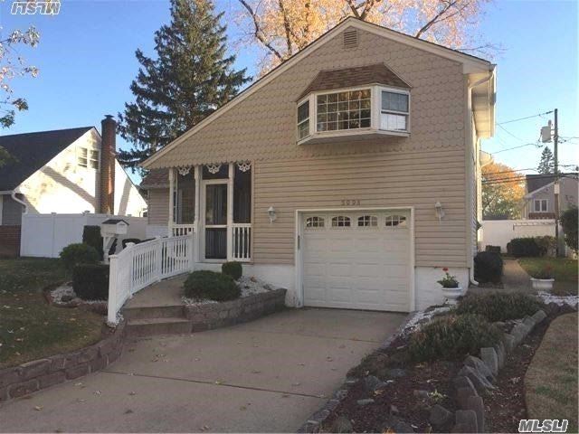 #1 photo, 3998 Alken Avenue, ナッソー郡 Seaford , NY 11783