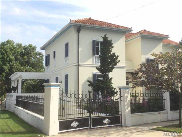 #1 photo, 251-34 Thornhill Avenue, Little Neck , NY 11362