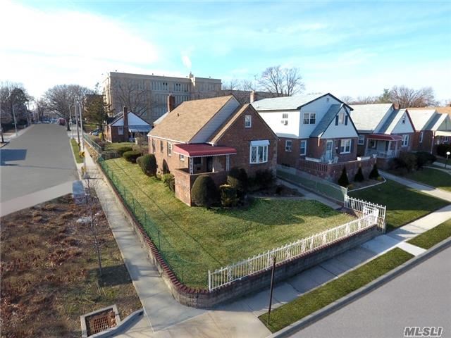 #1 photo, 115-70 209th St, Cambria Heights , NY 11411