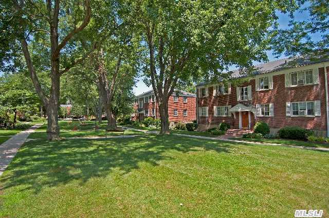 #1 photo, 403 W Main Street, Huntington , NY 11743