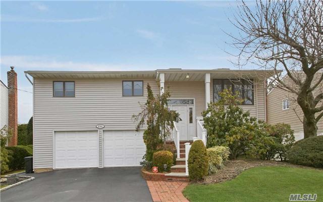 #1 photo, 2791 Bellmore Avenue, Нассау ‖ Bellmore , Ny 11710