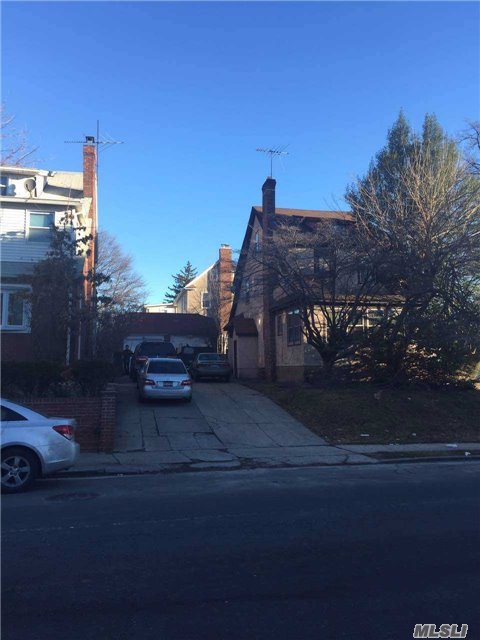 #1 photo, 35-68 170 Street, クイーンズ区 Flushing , Ny 11358