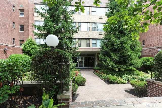 #1 photo, 15 Hillpark Avenue, Great Neck , NY 11021