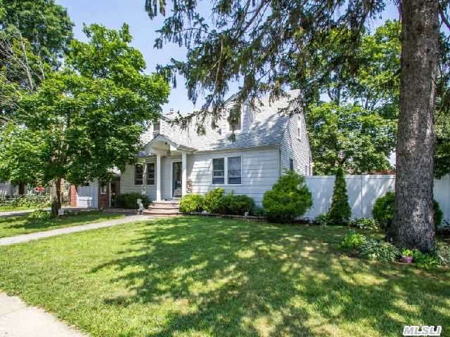 #1 photo, 724 Naple Avenue, ナッソー郡 Franklin Square , NY 11010