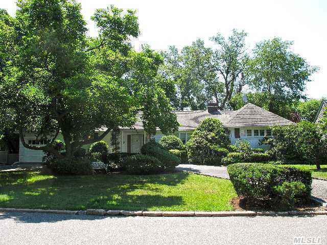 #1 photo, 3 Dale Carnegie Court, Great Neck , NY 11020