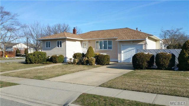 #1 photo, 96 William Road, ナッソー郡 Massapequa , Ny 11758