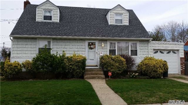 #1 photo, 1550 Northridge Avenue, 長島 North Merrick , NY 11566