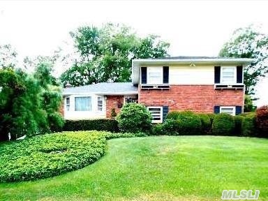 #1 photo, 52 Roosevelt Dr, East Norwich , NY 11732