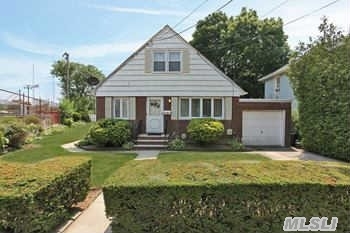 #1 photo, 18 North Street, ناسو Floral Park , NY 11001