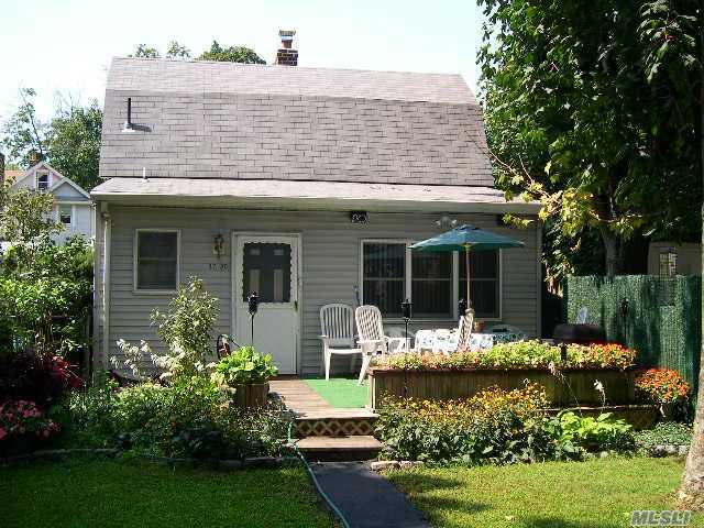 #1 photo, 47-30 208 Street, Bayside , NY 11361