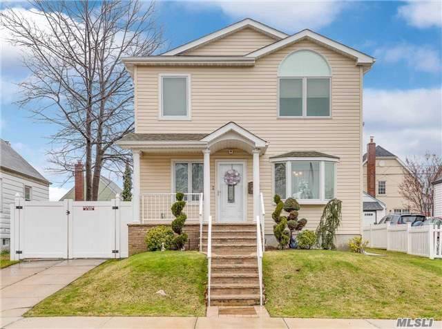 #1 photo, 166-60 21st Avenue, 皇后区 白石镇 Whitestone , Ny 11357