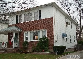 #1 photo, 30 Sandalwood Avenue, ナッソー郡 Valley Stream , NY 11580