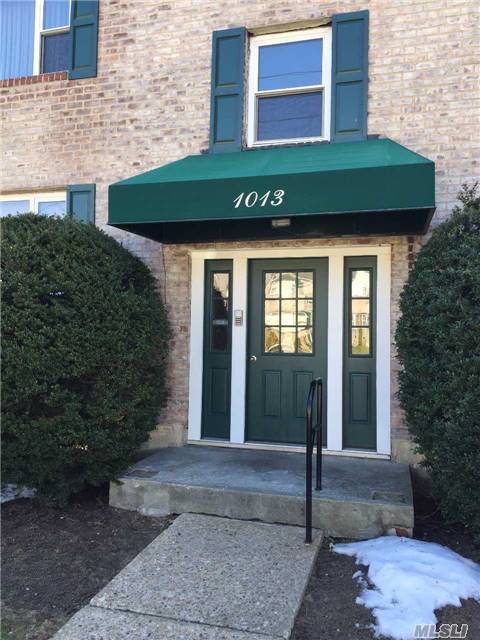 #1 photo, 1013 Rottkamp Street, ناسو Valley Stream , Ny 11580
