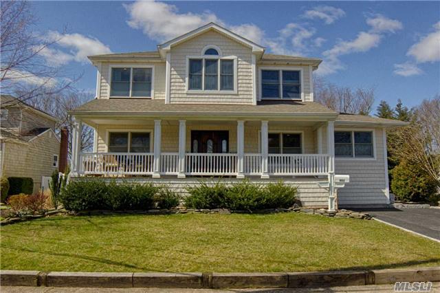 #1 photo, 802 Center Bay Drive, Саффолк ‖ West Islip , NY 11795