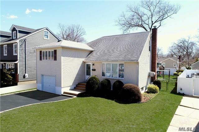 #1 photo, 2078 Monroe Avenue, Нассау ‖ N. Bellmore , Ny 11710