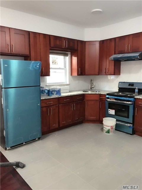 #1 photo, 164-27 77 Rd, फ्रेश मेडॉस Fresh Meadows , NY 11366