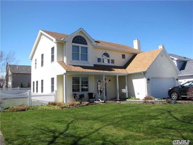 #1 photo, 65 Emerson Avenue, サフォーク郡 Amity Harbor , Ny 11701