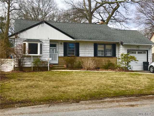 #1 photo, 72 Andrews Avenue, 東長島 Wheatley Heights , NY 11798