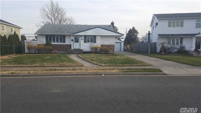 #1 photo, 62 Cornell Lane, 長島 Hicksville , Ny 11801