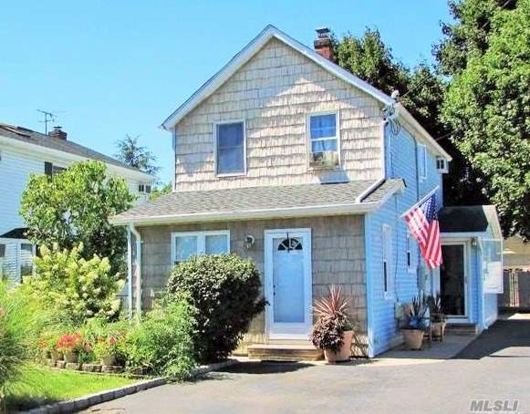 #1 photo, 131 West Avenue, Hicksville , NY 11801