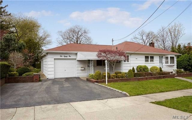 #1 photo, 281 Schenck Boulevard, 长岛 花卉园 Floral Park , NY 11001