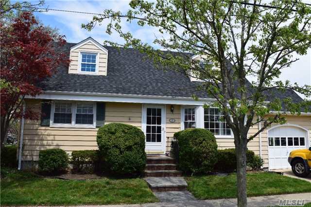 #1 photo, 41 Seneca Street, Massapequa , NY 11758