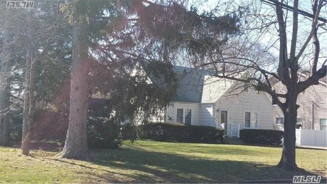 #1 photo, 14 Wyandanch Avenue, サフォーク郡 East Islip , NY 11730