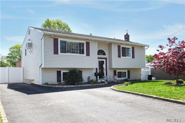 #1 photo, 123 Belmont Avenue, West Babylon , NY 11704