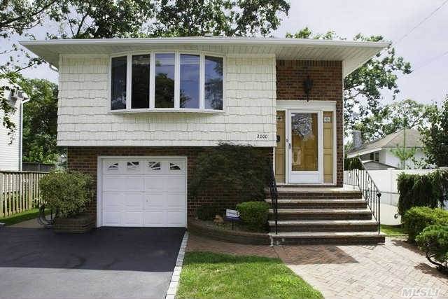 #1 photo, 2000 Decker Avenue, North Merrick , NY 11566