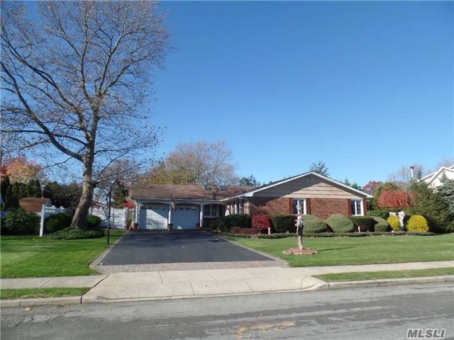 #1 photo, 1960 Jackson Ave, West Islip , NY 11795