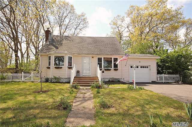 #1 photo, 18 Elaine Drive, Саффолк ‖ Sayville , NY 11782