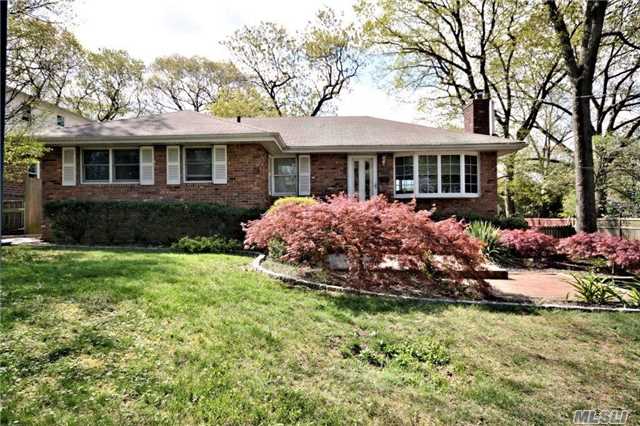 #1 photo, 140 Willow Avenue, Huntington , NY 11743