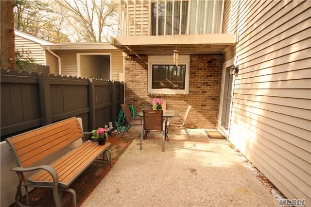 #1 photo, 225 Springmeadow Drive, सफ़ोक काउंटी Holbrook , NY 11741