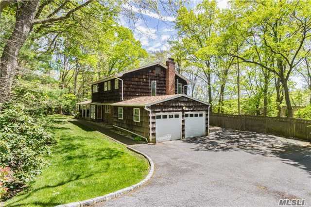 #1 photo, 8 Holly Court, سوفولك Melville , NY 11747