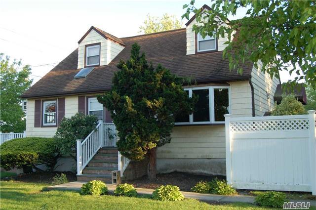 #1 photo, 30 Chester Road, 长岛 Lynbrook , NY 11563