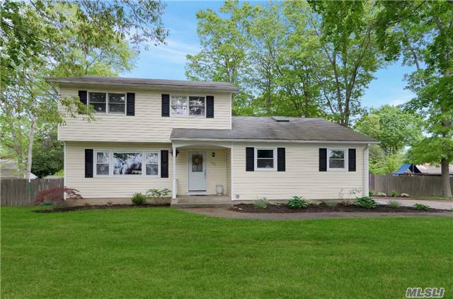 #1 photo, 151 Oakland Avenue, सफ़ोक काउंटी Miller Place , NY 11764